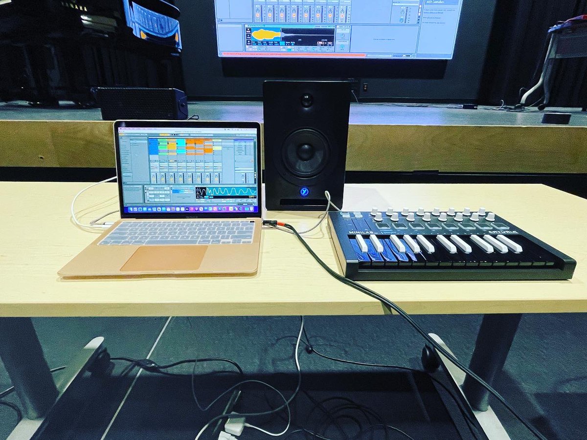 DVSS_music's tweet photo. Thanks to the McMaster Live Lab for their great music production workshop today! @HWDSB_SHSM https://t.co/9qhYHIJRWL