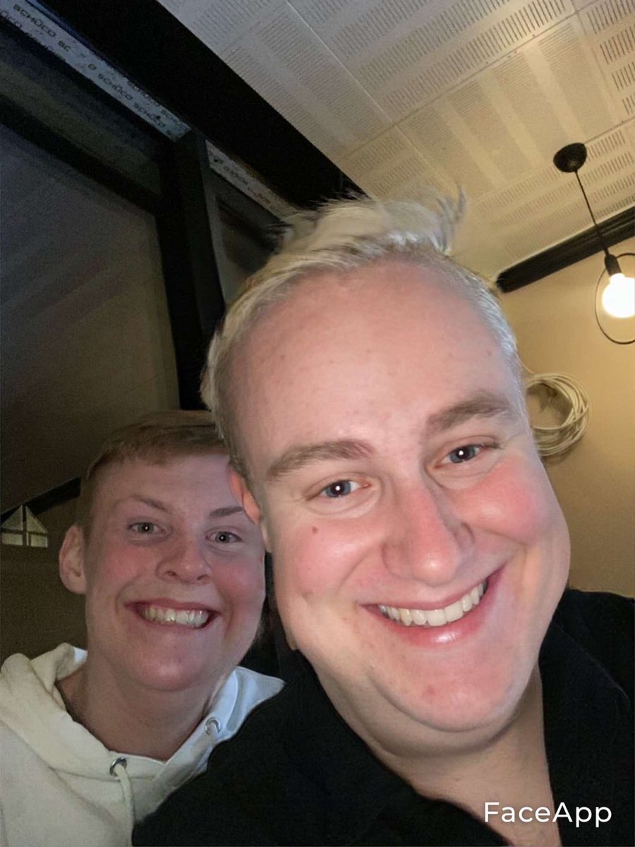 MatsHanssen05's tweet photo. Hello have not posted Much but i am gonna start today so here is my ginger friend and me after A night out https://t.co/suPJtk0xKw