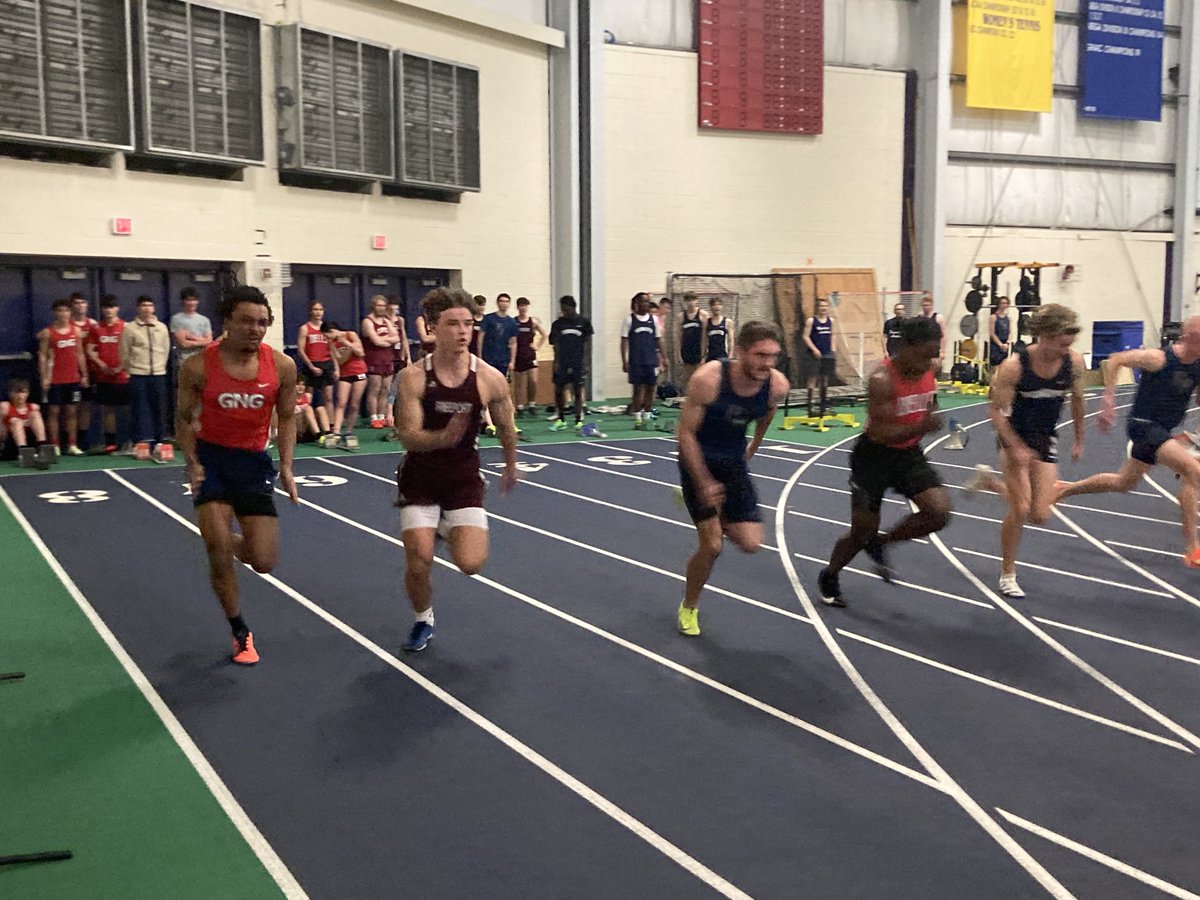 FreeportFalcons's tweet photo. Freeport’s Jordan Knighton in the 55m dash https://t.co/DFo7dYkNN9