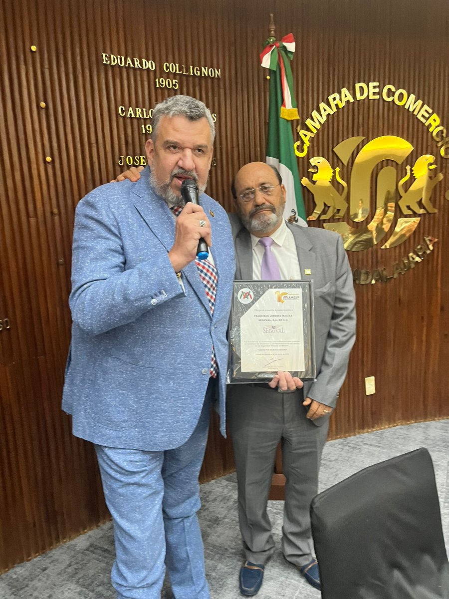 AMESP_oficial's tweet photo. Los acompañaron: Lic. @servisegdaniel - Cap. José C. Sánchez – Lic. @delm68 – Lic. @vtorreslanda 

Se contó con la ponencia del Mtro. Juan Antonio Arámbula Martínez y el tema “La Tormenta Perfecta”

Nuestros asociados #Dimac #CSIS #Jezamk @BboxSecurity #Seguval #MERK acompañan https://t.co/0RtZtPJTt5