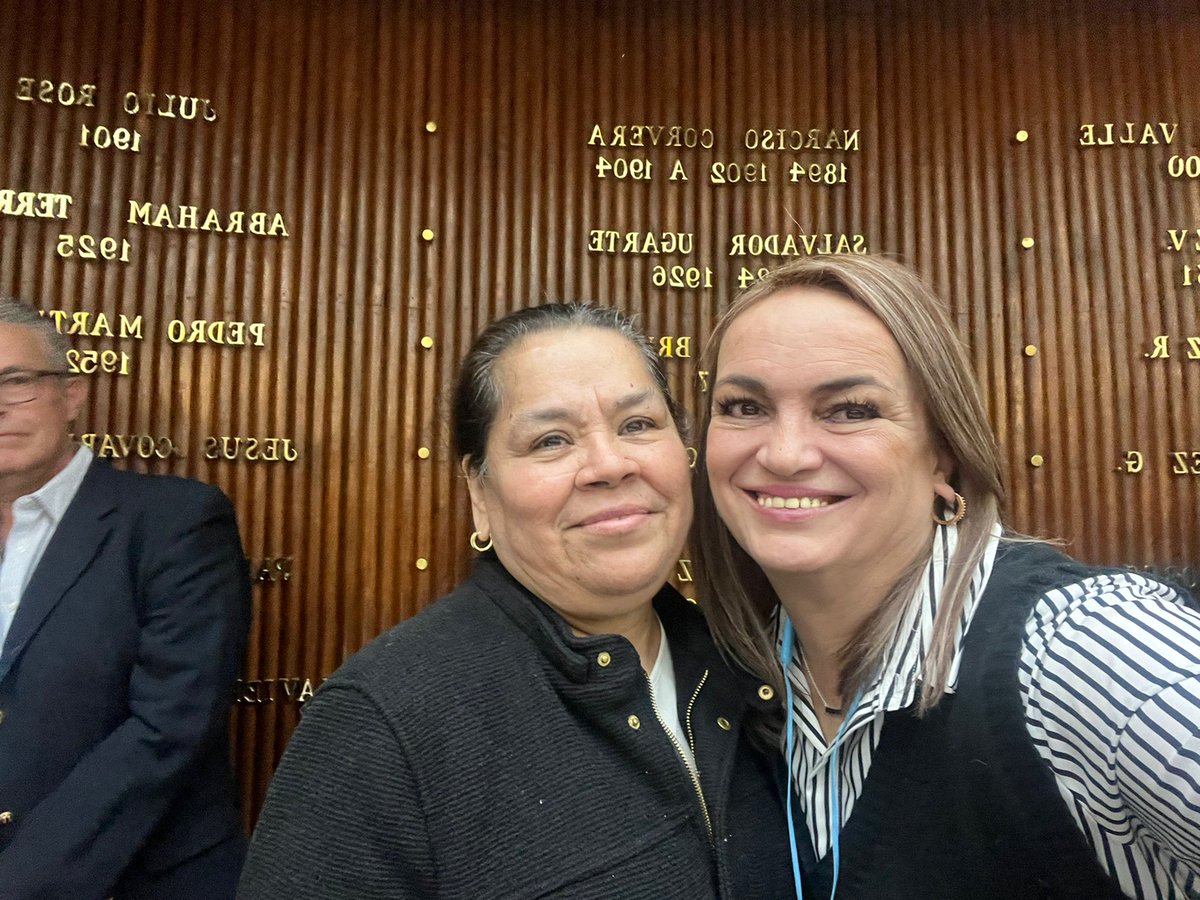 AMESP_oficial's tweet photo. Los acompañaron: Lic. @servisegdaniel - Cap. José C. Sánchez – Lic. @delm68 – Lic. @vtorreslanda 

Se contó con la ponencia del Mtro. Juan Antonio Arámbula Martínez y el tema “La Tormenta Perfecta”

Nuestros asociados #Dimac #CSIS #Jezamk @BboxSecurity #Seguval #MERK acompañan https://t.co/0RtZtPJTt5