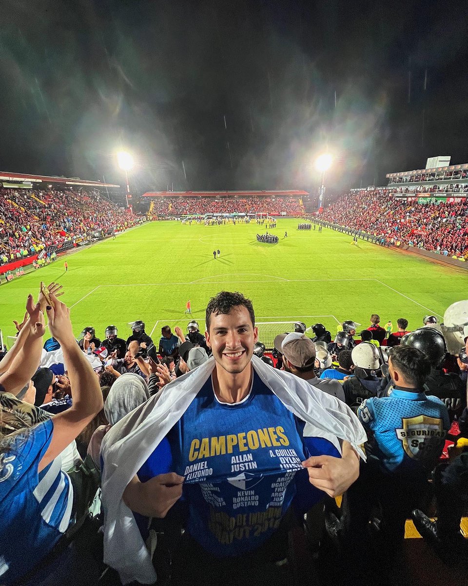 juaniargut's tweet image. Claro que tengo una histórica @Cartagines 💙🤍