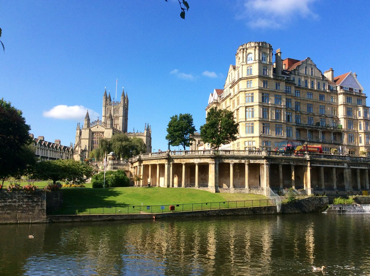 #History #britishcities #britishculture Bath City in Somerset, beautiful city to visit 👋🐕🚶‍♀️🍷