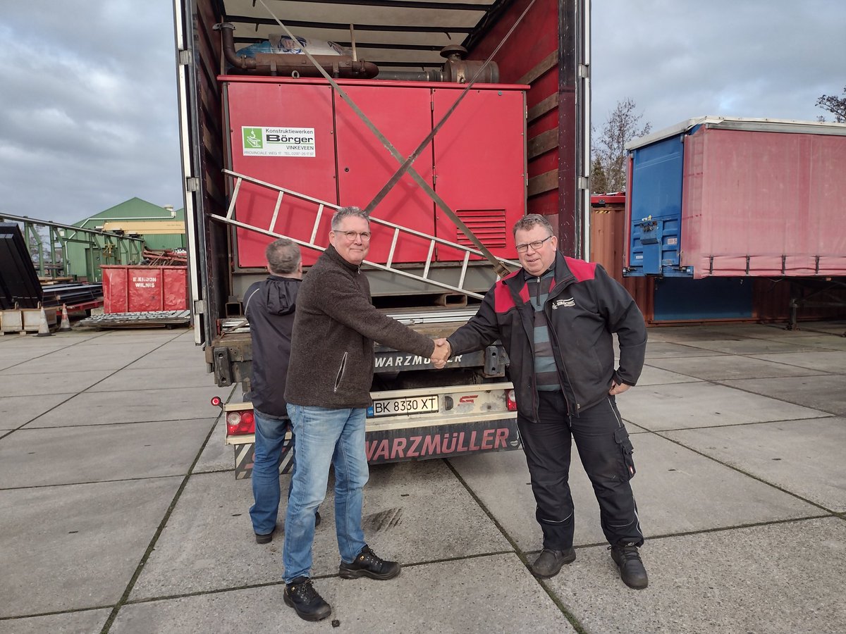 AutumnForce's tweet photo. Our catch of the day on it's way to the Ukrainian border
For #Kyiv,
For #Bachmoet,
For #Soledar,
For #Boetsja,
For #Charkov,
For #Kupiansk
For #Marioepol
For freedom,
For our brothers and sisters.
For #Ukraine! https://t.co/AYQtmEexHo
