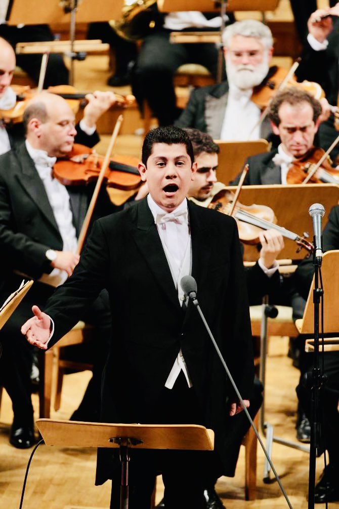 tenorsv's tweet photo. La mayor felicidad es disfrutar de emociones únicas sobre un escenario, acompañado por magníficas orquestas, grandes músicos y talentosos compañeros. 

🎶🎻🎶🎻🎶🎻🎶🎻🎶🎻🎶🎻
https://t.co/Ym4uzQDvUJ
https://t.co/S5XptKYfaI https://t.co/VzkjgC58Ae