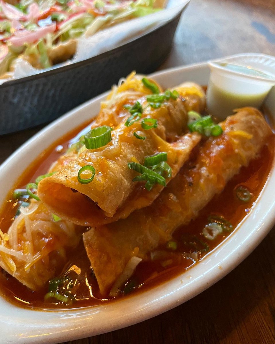 SecondDistBrew's tweet image. #NewThings 
🍺Chadwick, our Philly Style Porter is back 
🍺 Silk Upholstered Chair, winter warming Vienna lager 
🌮Tacos Ahogados (Drowned Tacos)
🌮Avocado Chilindrina  #vegan
On until they’re gone!