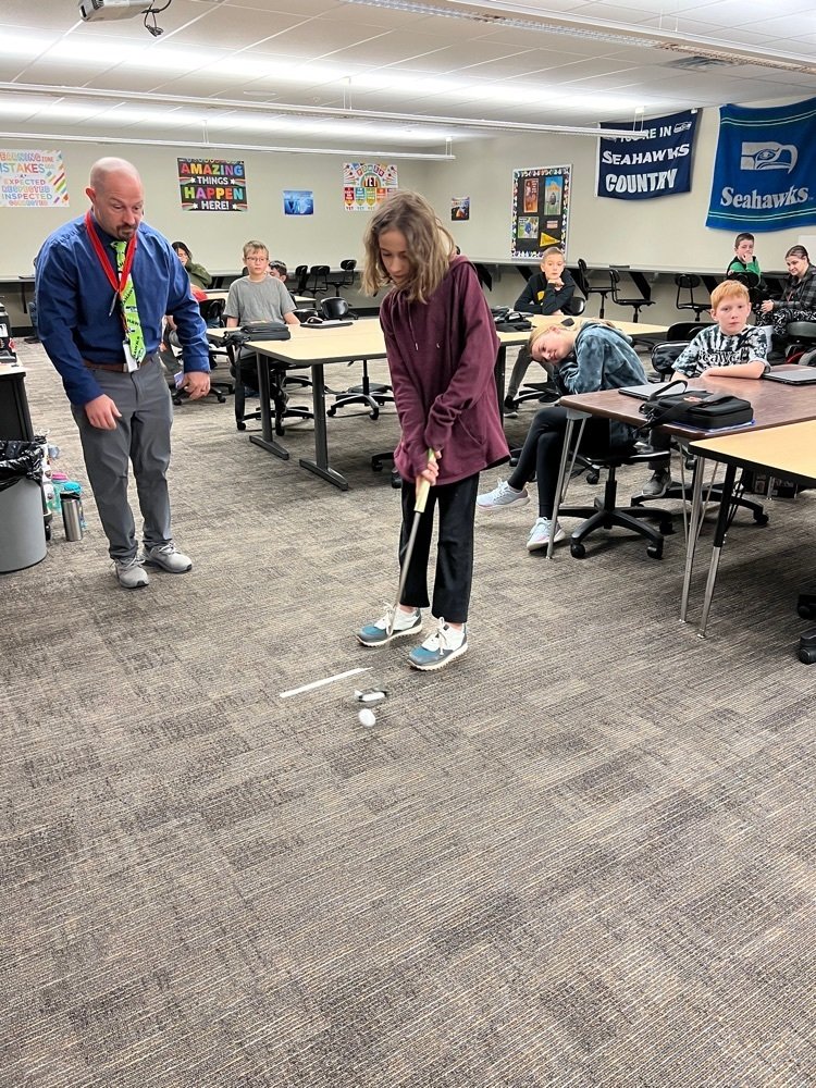 Vernon_MS's tweet photo. 5th grade students in Mr. Kenny’s computer science classes reviewed internet safety by using Quizlet Live and also playing a trivia game. The teams could earn extra points if they were able to make a hole in one. #vmsinspire https://t.co/vybngfTvWU