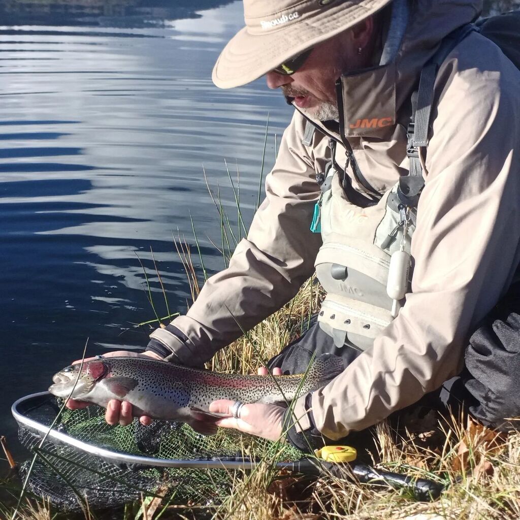 RDBFishing's tweet photo. Et encore une au Chiro ! Toujours sur la JMC Pure 10' #6 ! 

#jmcpure #jmcviper #jmcidolemidge #jmcflyfishing  #mouchesdecharette #rdbflyfishing https://t.co/NNJLMUXeP4 https://t.co/PgI0Wh38yK