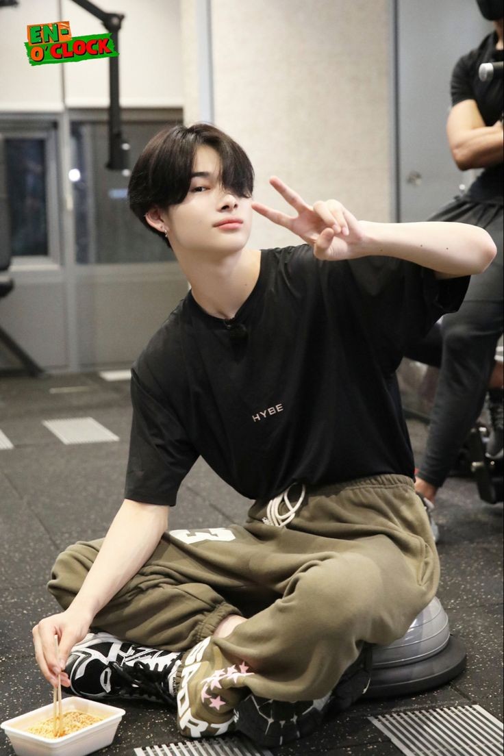 ccdesempleadxs's tweet photo. DANCER
          NI-KI         VS        YEONJUN https://t.co/wd1d0FauPc