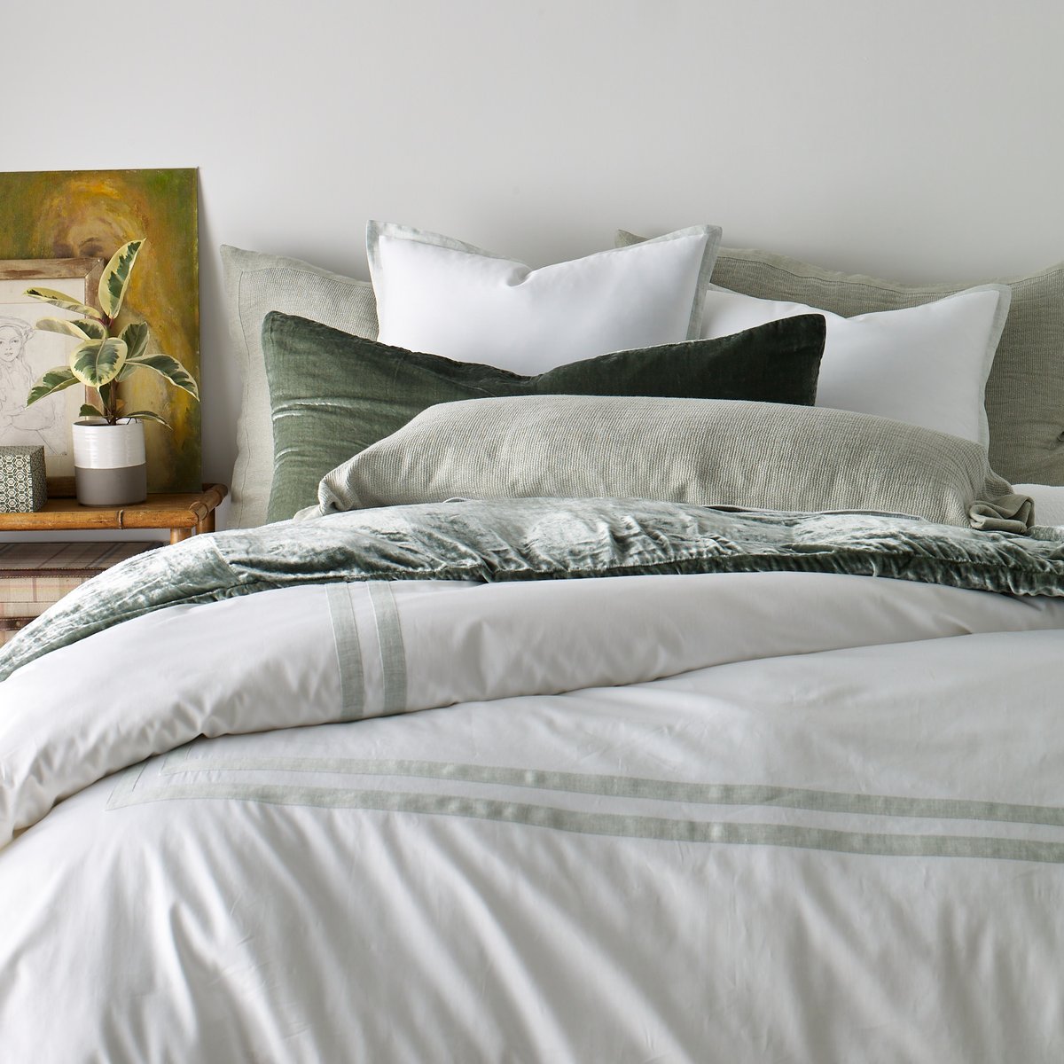 DefiningEleganc's tweet image. DefiningEleganceDotCom envisions your home retreat with TL at home’s Alice Duvet &amp;amp; Shams &amp;amp; Sheeting. Enjoy a relaxing experience with this luxurious custom-made bedding. #TLathome #DefiningEleganceDotCom #Duvet #Sham
definingelegance.com/blog/archives/…
