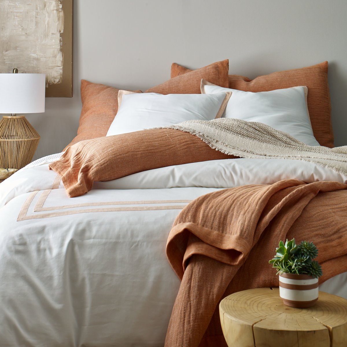 DefiningEleganc's tweet image. DefiningEleganceDotCom envisions your home retreat with TL at home’s Alice Duvet &amp;amp; Shams &amp;amp; Sheeting. Enjoy a relaxing experience with this luxurious custom-made bedding. #TLathome #DefiningEleganceDotCom #Duvet #Sham
definingelegance.com/blog/archives/…