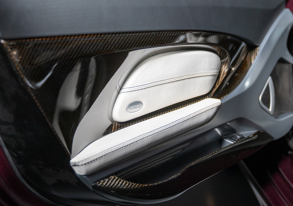 GRPerf's tweet photo. The Possibilities are Endless!

Even the smallest components of the Porsche Carrera GT can be fine tuned. Giving each detail the ability to be customized to accent the livery.

#GRP #GrahamRahalPerformance
#Porsche #CarreraGT #CGT #Type980
#GRPProjectRecommission https://t.co/FRRFNn2pjt