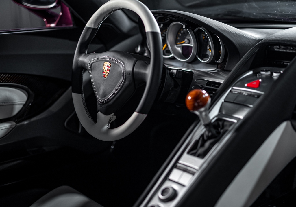 GRPerf's tweet photo. The Possibilities are Endless!

Even the smallest components of the Porsche Carrera GT can be fine tuned. Giving each detail the ability to be customized to accent the livery.

#GRP #GrahamRahalPerformance
#Porsche #CarreraGT #CGT #Type980
#GRPProjectRecommission https://t.co/FRRFNn2pjt
