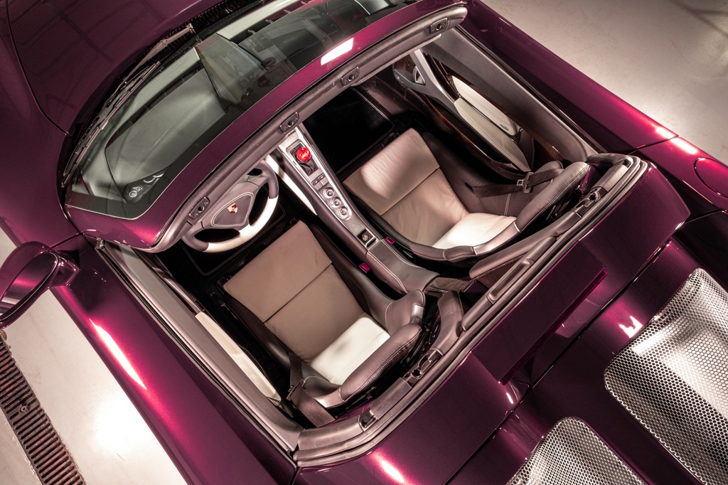GRPerf's tweet photo. The Possibilities are Endless!

Even the smallest components of the Porsche Carrera GT can be fine tuned. Giving each detail the ability to be customized to accent the livery.

#GRP #GrahamRahalPerformance
#Porsche #CarreraGT #CGT #Type980
#GRPProjectRecommission https://t.co/FRRFNn2pjt