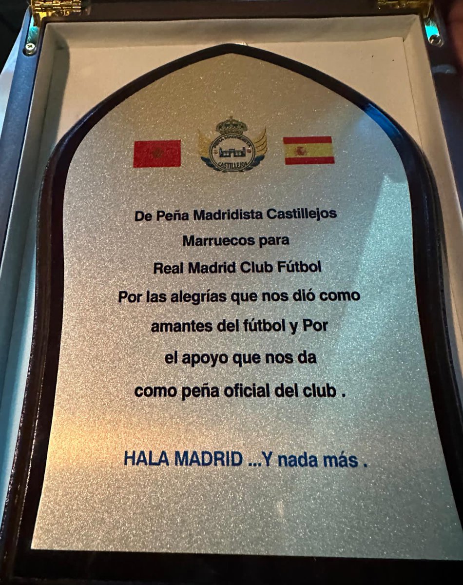 PMCastillejos's tweet photo. Todo el agradecimiento para la leyendas de @realmadrid 🤍

شكراً @BlancosKsa 🇸🇦 https://t.co/c097TjbLtz