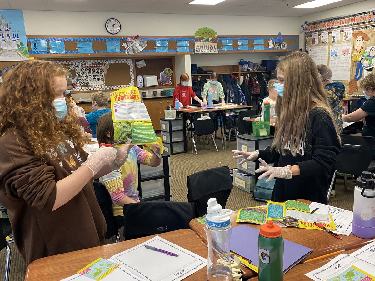 mrsdyjack1122's tweet photo. We transformed the classroom into an operating room to perform text feature surgery! https://t.co/D6f92cDQBg