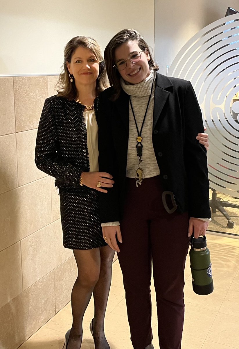 How happy was I when my worlds collided?!
The fabulous Ms. Costantino, faculty ⁦<a href="/ndahingham/">Notre Dame Academy</a>⁩ surprised me ⁦<a href="/BCHigh/">Boston College High School</a>⁩ 
Mary was a superstar student and athlete ⁦<a href="/RegisCollege_MA/">Regis College</a>⁩ ⁦<a href="/GoRegisPride/">GoRegisPride</a>⁩ (2020 Casserly winner).