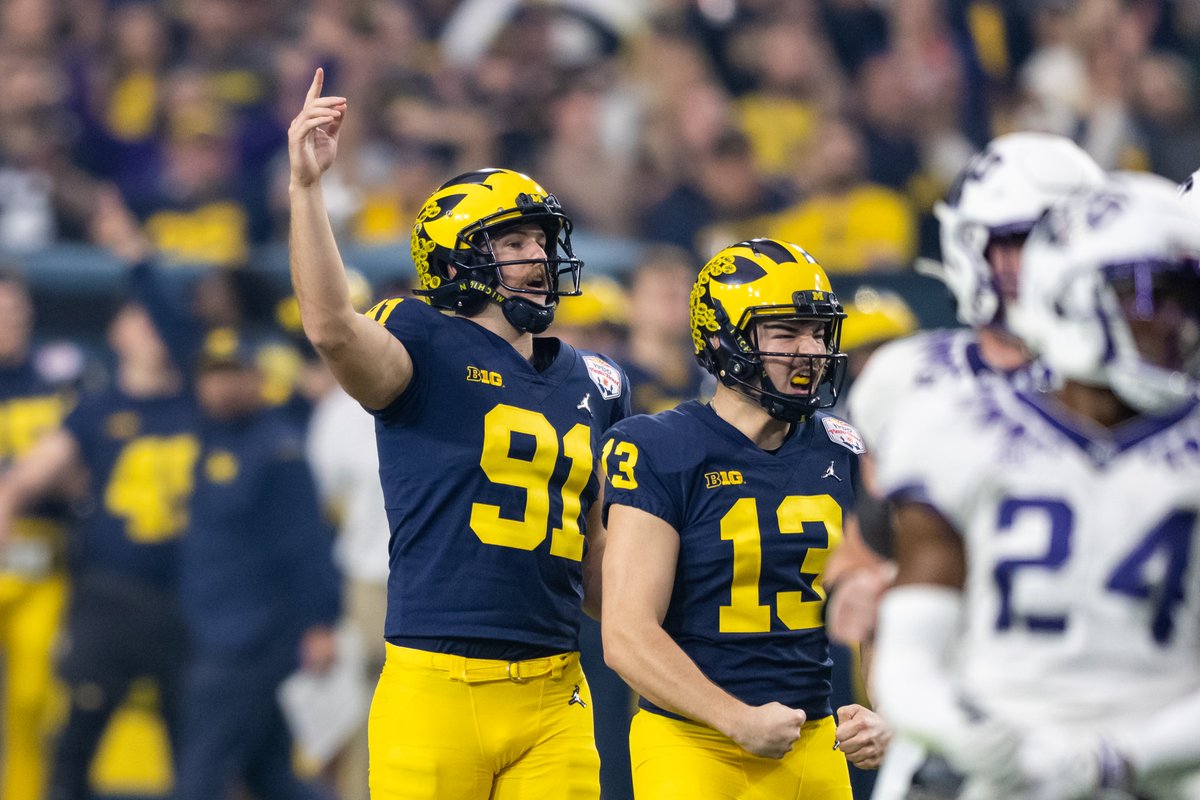 Set a school record with 13 wins this season!

#GoBlue

h/t Michigan Football