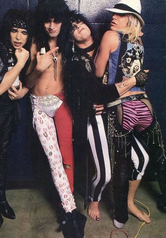 ReturnofR's tweet photo. Def Leppard OR Motley Crue? #GlamMetal #DefLeppard #MotleyCrue https://t.co/lAkz1BtV2V https://t.co/ayZi6itLzG