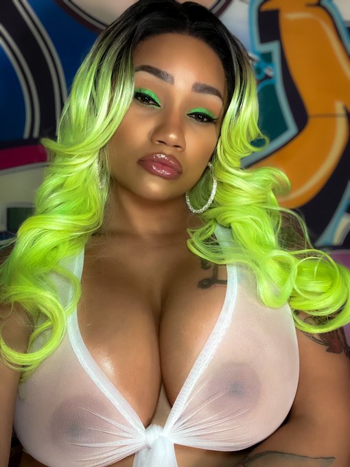 Loving this color https://t.co/iJUEXkitM9<a href="/tag/havingfun"class="tags"><span>#havingfun</span></a><a href="/tag/gingerbread"class="tags"><span>#gingerbread</span></a><a href="/tag/share"class="tags"><span>#share</span></a><a href="/tag/happyholidays"class="tags"><span>#happyholidays</span></a>