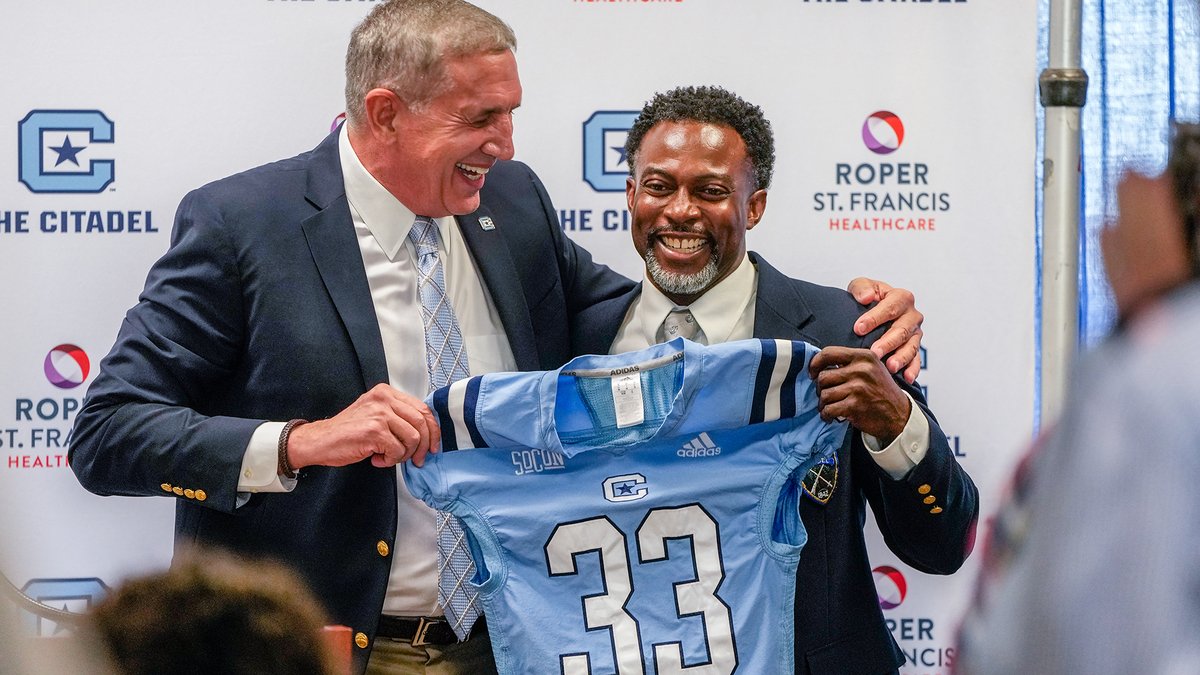 CitadelFootball's tweet photo. 📸 from @KoachDrayton press conference!

#FireThoseCannons https://t.co/0AV1DljEKR