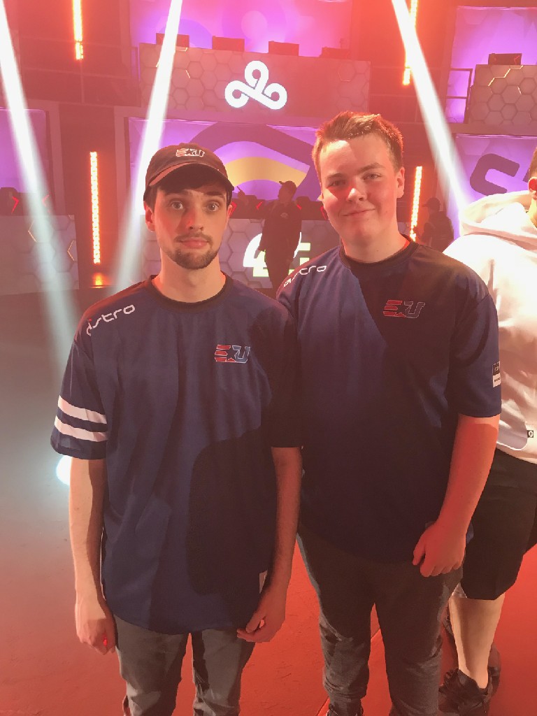 sliceofGICE's tweet image. Paying my respects