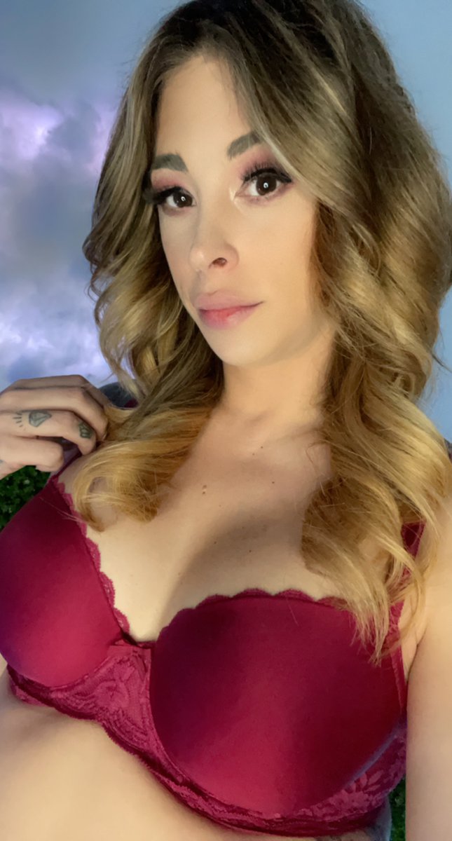 casey kisses ♡ on Twitter: "Who's stroking for me today?"