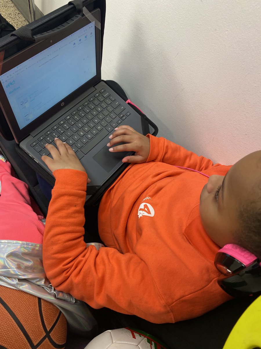 marietculver's tweet photo. Relaxin’ with some Ancient China Research on a Friday #3rdGrade #PerformanceTask @SeatackDream @vbschools @VBGifted https://t.co/ztO1hbWQaq