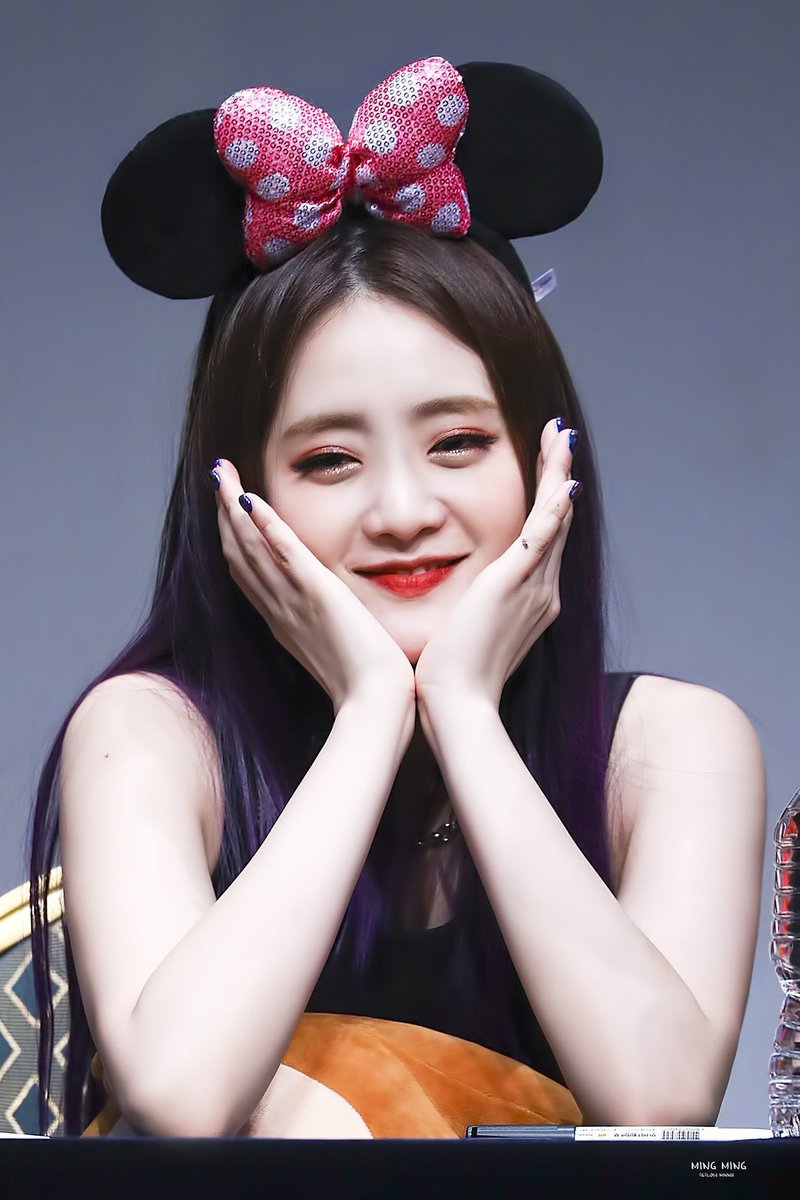 He conseguido llegar al #𝙸𖧑𝕄ADE·𝑓ansign2 para ver a todas mis preciosas niñas de <a href="/Divinitxs_twt/">𝐎𝖍 𝚖y ★ ུ 𝚍𝕚𝚟i𝚗itǝ̤𝚜.</a> aunque he de confesar que #𝕄ySeñorita·𝙺eira se veía súper hermosa hoy. 
¡Estoy orgulloso de ustedes, hermosas! 🖤

¸.•** 𝒘𝒐𝒍𝒇𝒊𝒆 𝑪 𝑬 𝑶  ( 🐺 )  updɑte ⠀ે☆