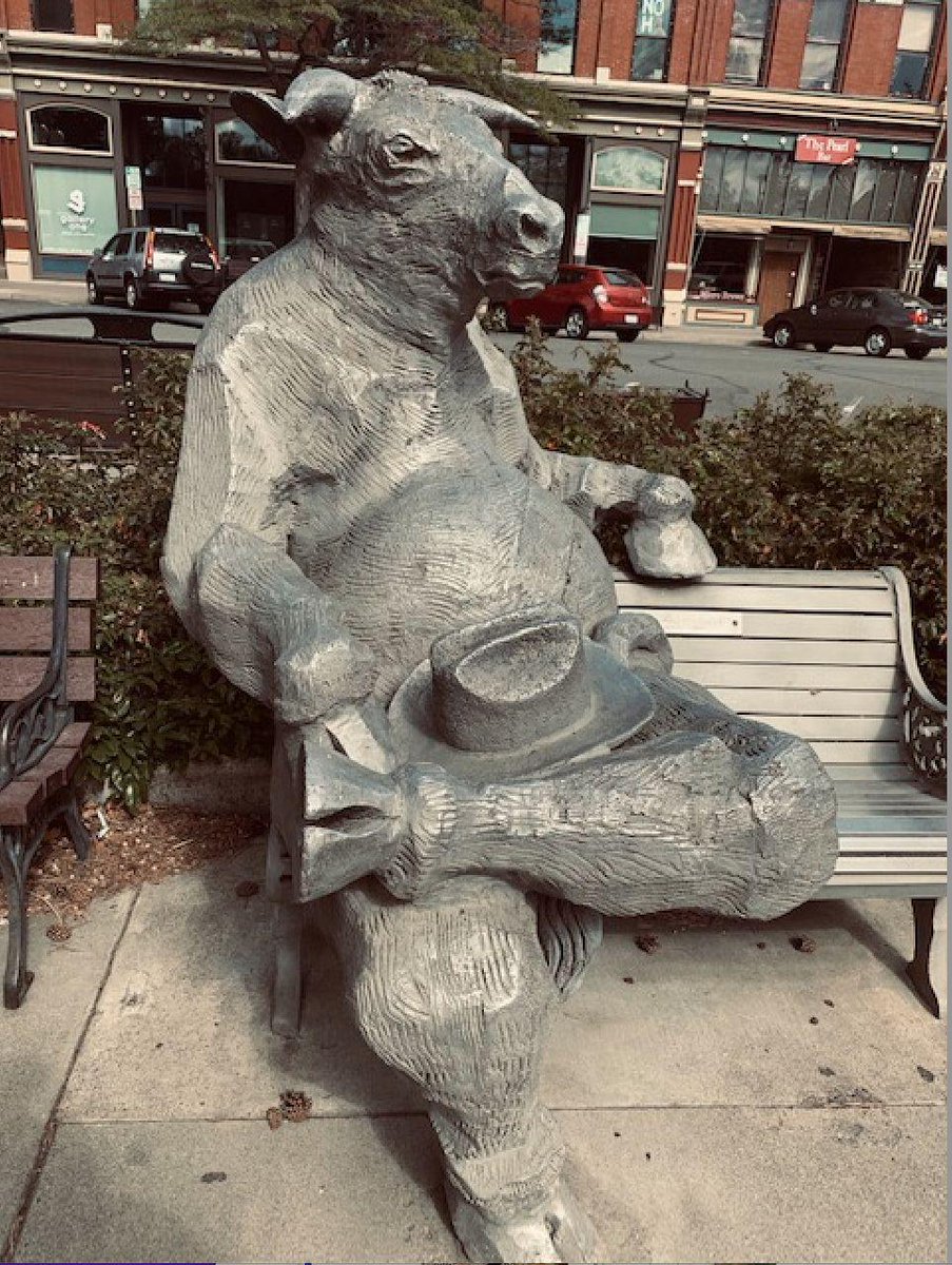 myellensburg's tweet image. In Ellensburg, whether you’re a local, student, or tourist, you’ll find yourself frequently stumbling into art becoming an “Art Pedestrian.”​

#artpedestrian #artaroundtown #openyoureyes #ellensburg