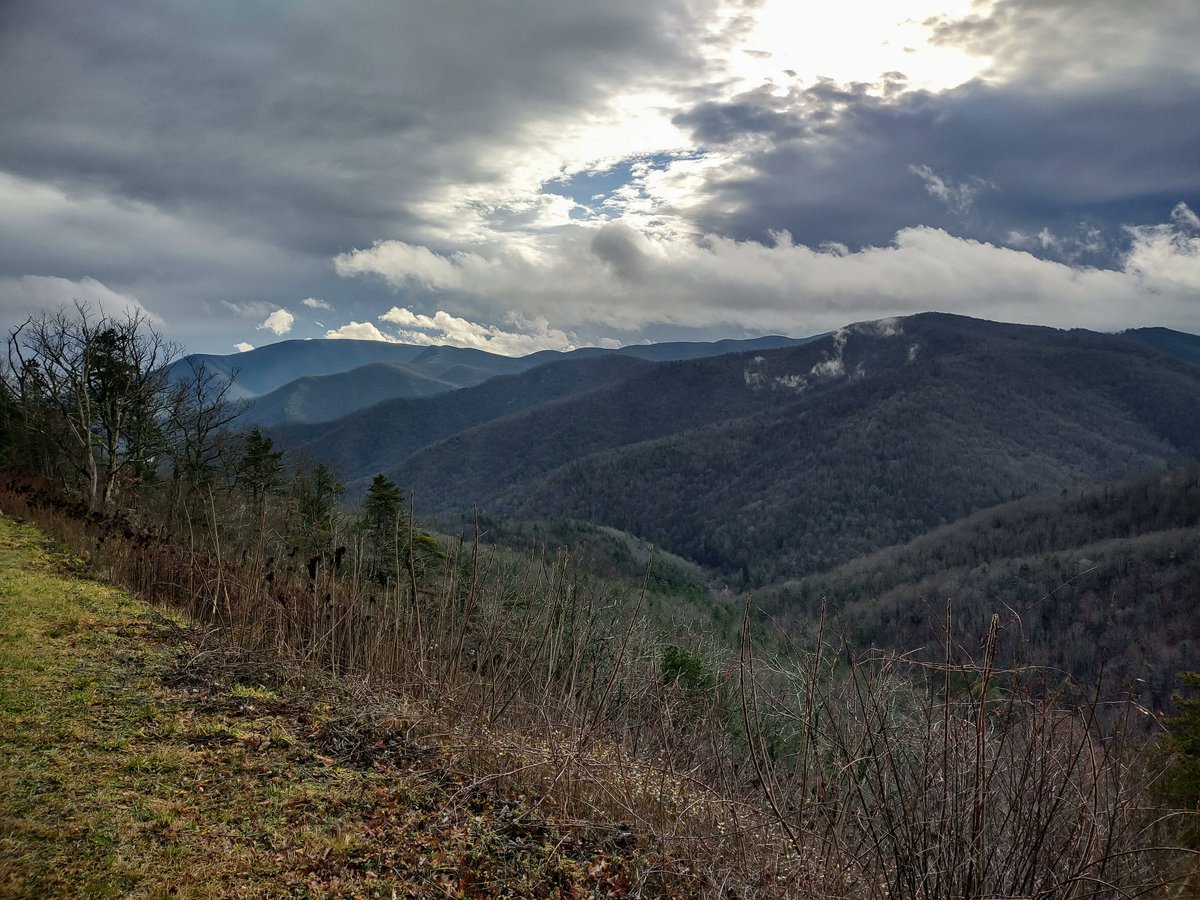 Hiking the Blue Ridge Mountains of Virginia. Love being active outdoors!  💪

#hiking #blueridgemountains #blueridge #Virginia #appalachianmountains #appalachiantrail #Shenandoah #ShenandoahNationalPark #outdoors #healthylifestyle #active #activelifestyle #holistichealth #zenlife