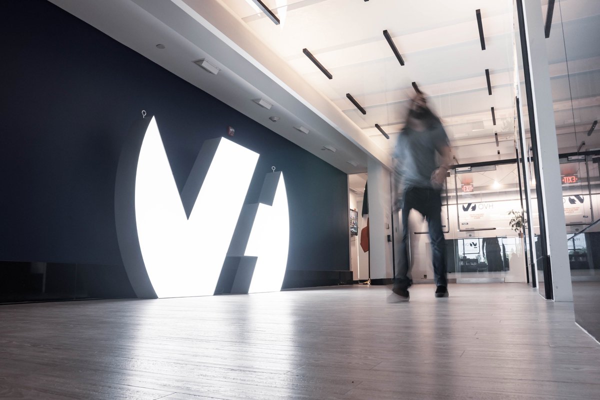 OVHcloud_US's tweet image. Start the year strong with OVHcloud US 💪and avoid being locked into proprietary technologies. Our solutions allow your organization to close the skills gap without needing to hire specialized talent. #alternativecloud #skillsgap #cloudchaos Check us out @ us.ovhcloud.com