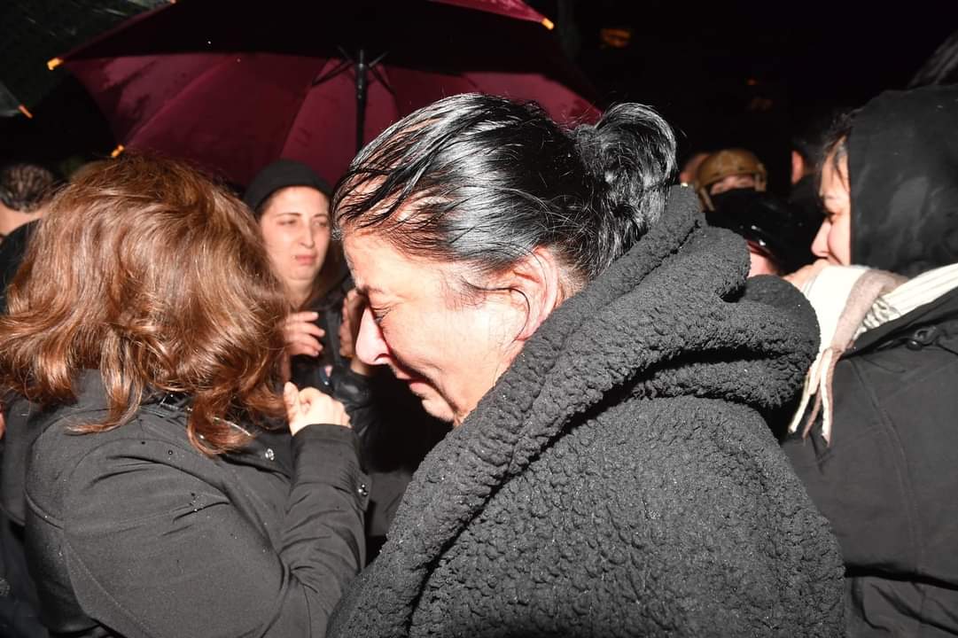 أوسخ نعت قليل على هيك سلطة مستزلمة للميليشيات.
دمعتك بتوجّع.
#مجرمين
#دولة_على_مين