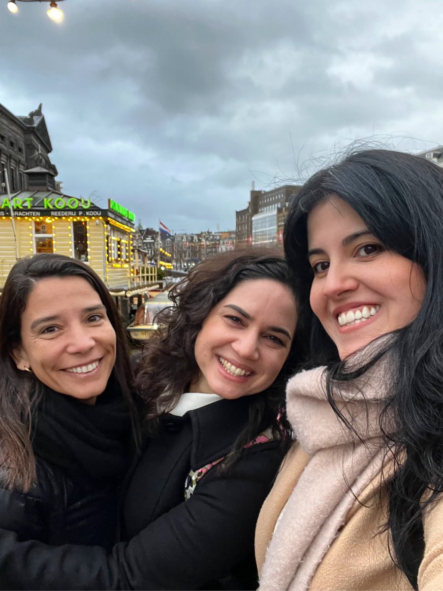Miuxapop's tweet photo. Full days of work during DMI winter school at @UvA_Amsterdam! Thanks @JannaJoceli, @richardrogers, @icnova_fcsh and #SMARTdatasprint for this great opportunity! ✨🧠 https://t.co/aOgmqo4rjf