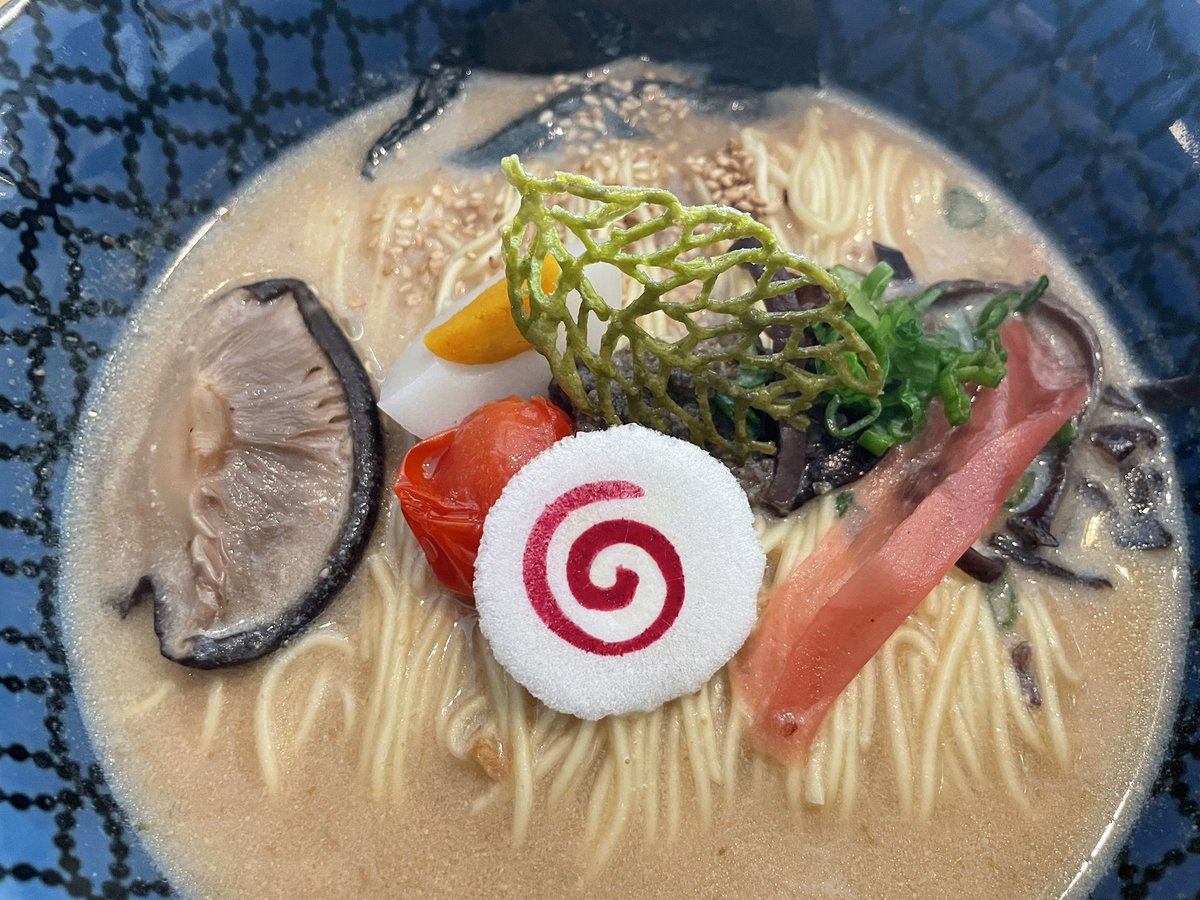 UnHipLA's tweet photo. Adorable cheesecake dessert @JHLosAngeles vegan pop up restaurant. Appetizer &amp; vegan ramen 😋 #mydayinla https://t.co/ZnpV0LlpEy