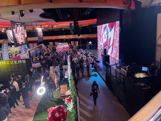 Some more 📸from last year.  Does anyone know these guys?  @x3expo #X3 #x3expo https://t.co/D29jPQ6Gn<a href="/tag/x3"class="tags"><span>#x3</span></a><a href="/tag/x3expo"class="tags"><span>#x3expo</span></a>