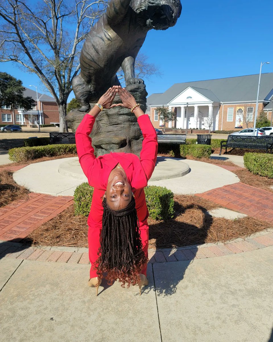 The only thing scary about this Friday the 13th is not being a Delta. Forever thankful for my 22. Happy Founder's Day ❤️

#happyfoundersday
#firstfoundersday
#deltasigmatheta
#gramfam
#dst