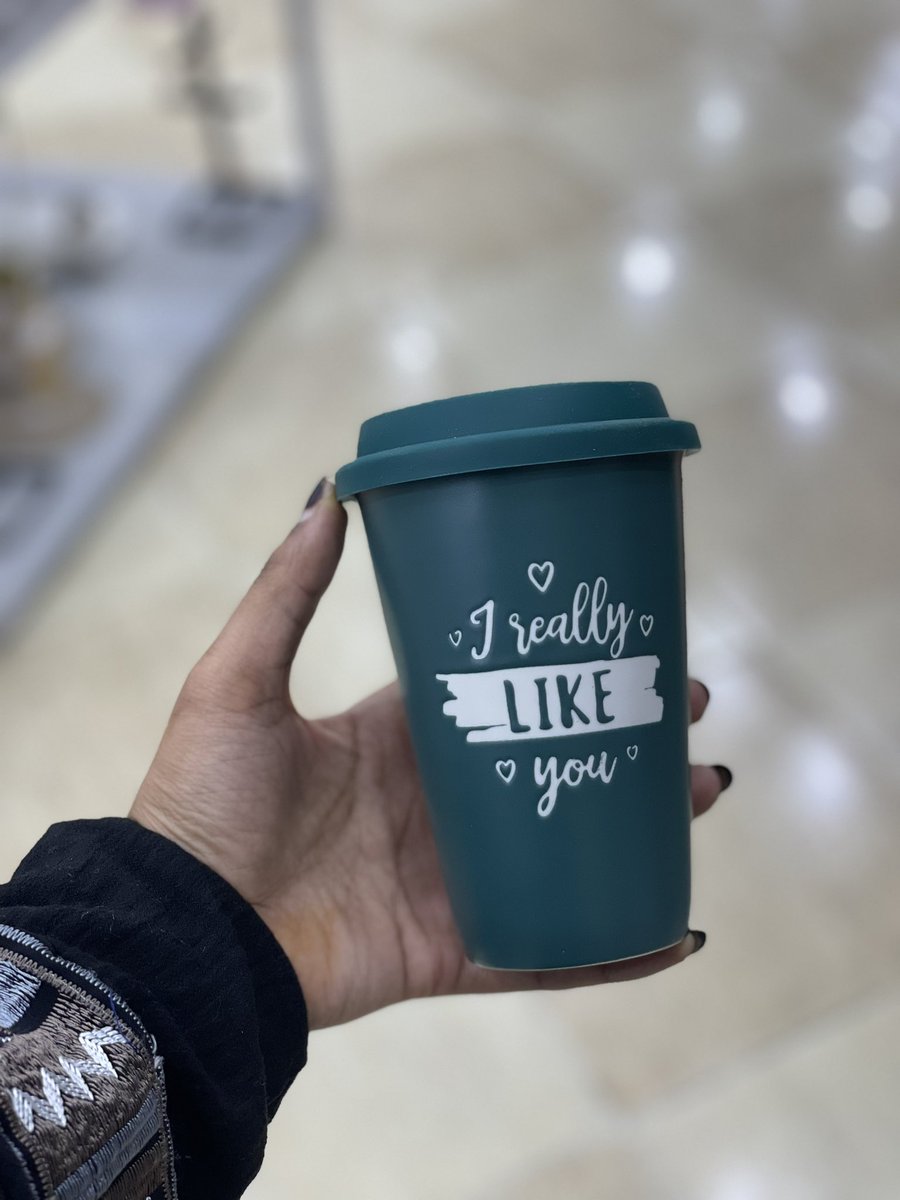 CrazyInLove_2's tweet photo. Again!
Different mugs same price 🔥
Suitable for car fits in cup holder
Get 1,700 sdg and take your favorite mug yala https://t.co/cYre0jkWuX