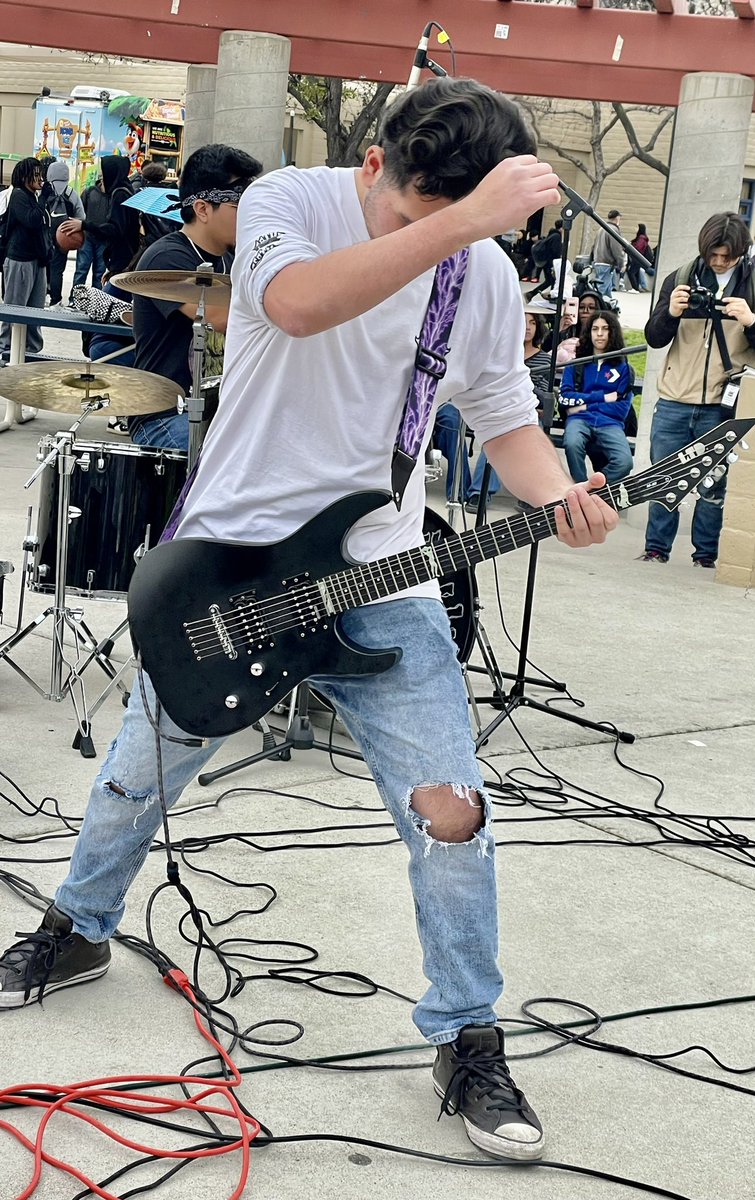 Debz_Hawkins's tweet image. Then at lunch time we had the Band Club play a 30 minute set …. it was a quality Friday!