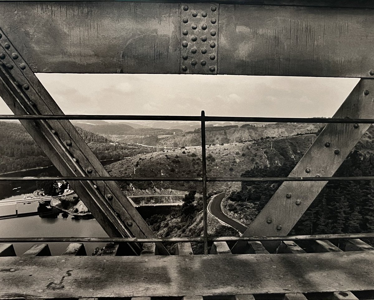 VVesqueJeancard's tweet photo. Viaduc de Garabit (Cantal)
Sophie Ristelhueber
Le voyage en train
@MuseeArtsNantes https://t.co/ToT37zi8Tg