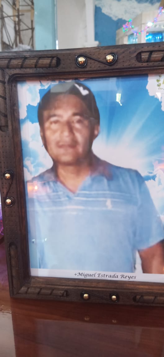 COstula's tweet photo. "Nuestra comunidad se encuentra de luto": Isaul Nemesio Zambrano, Miguel Estrada Reyes y Rolando Magno Zambrano, miembros de la #GuardiaComunal de #Ostula fueron asesinados por el #CJNG. Aquí el comunicado completo: https://t.co/werdQVb4te
#OstulaVive https://t.co/fyICup1uM4