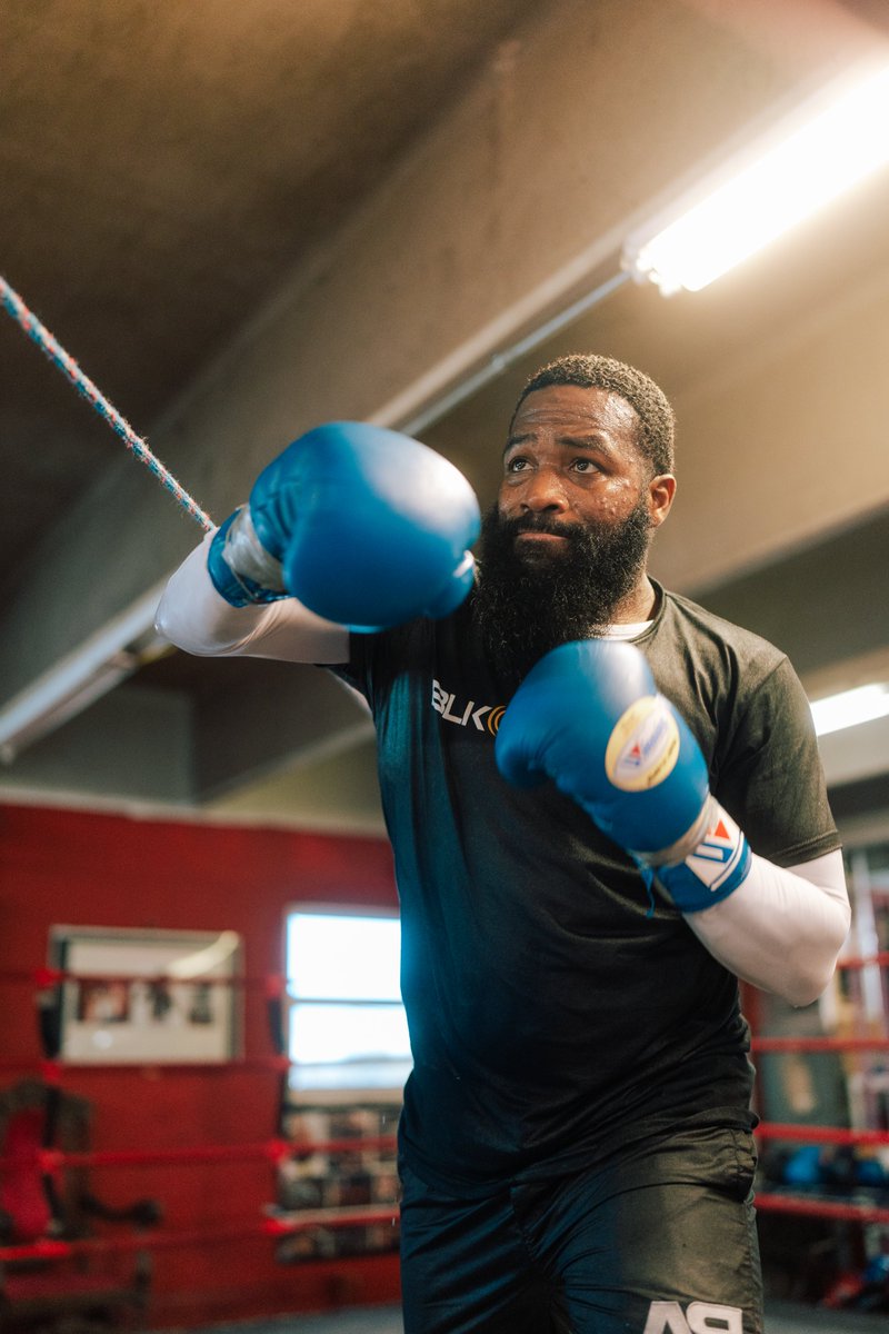 blkprimeboxing's tweet photo. The ๐๐๐๐๐๐๐ is back ๐๐ฝ @adrienbroner
#BronerRedkach | FEB 25 | @blkprimeboxing
๐ธ // Mike De Leon
#blkprime #newera #neweraofboxing https://t.co/JK5TwZINnL