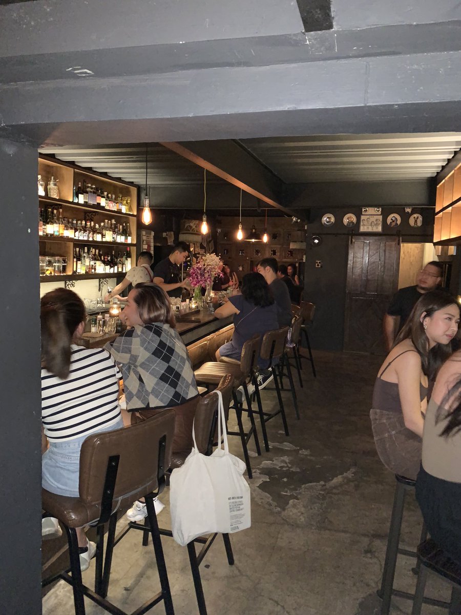 I usher the day off at a great cocktail bar… run rabbit run <a href="/DonPapaRum/">Don Papa Rum Official Account</a> <a href="/Passion2Inspire/">A Passion to Inspire</a> <a href="/TheSilverPlate_/">The Silver Plate</a> <a href="/sheffcol/">The Sheffield College</a> <a href="/MrsTodiwala/">Pervin Todiwala</a> <a href="/GinaMcAdam/">Gina C McAdam</a> <a href="/ZestQuestAsia/">Zest Quest Asia</a> <a href="/chefcyrustodiw1/">chefcyrustodiwala</a> <a href="/SheffColAngela/">Angela Foulkes CBE</a>