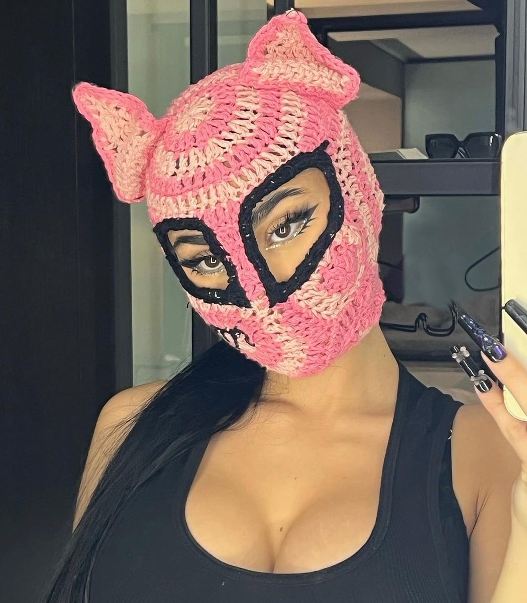 palomamamicl's tweet photo. Tú me deseas lo dice mi instinto de felina🐱💋 te gusto mi versito ? https://t.co/AnRhhLbeSO