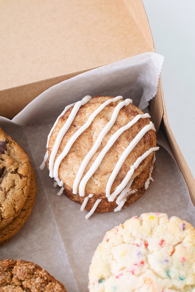 Snickerdoodles—fun to say, even more fun to eat 😋🍪 Soft, chewy cinnamon-vanilla cookies rolled in cinnamon-sugar and topped with vanilla bean icing. Just one of the many cookies in our cookie case every day till we run out.