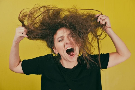 PostMalaysia's tweet image. Mempunyai rambut yang tidak ##kemas — atau sekurang-kurangnya ilusinya — nampaknya menjadi trend rambut pada masa ini. Ia juga dianggap seksi!

Baca Lagi | themalaysiapost.com/masa-untuk-men…