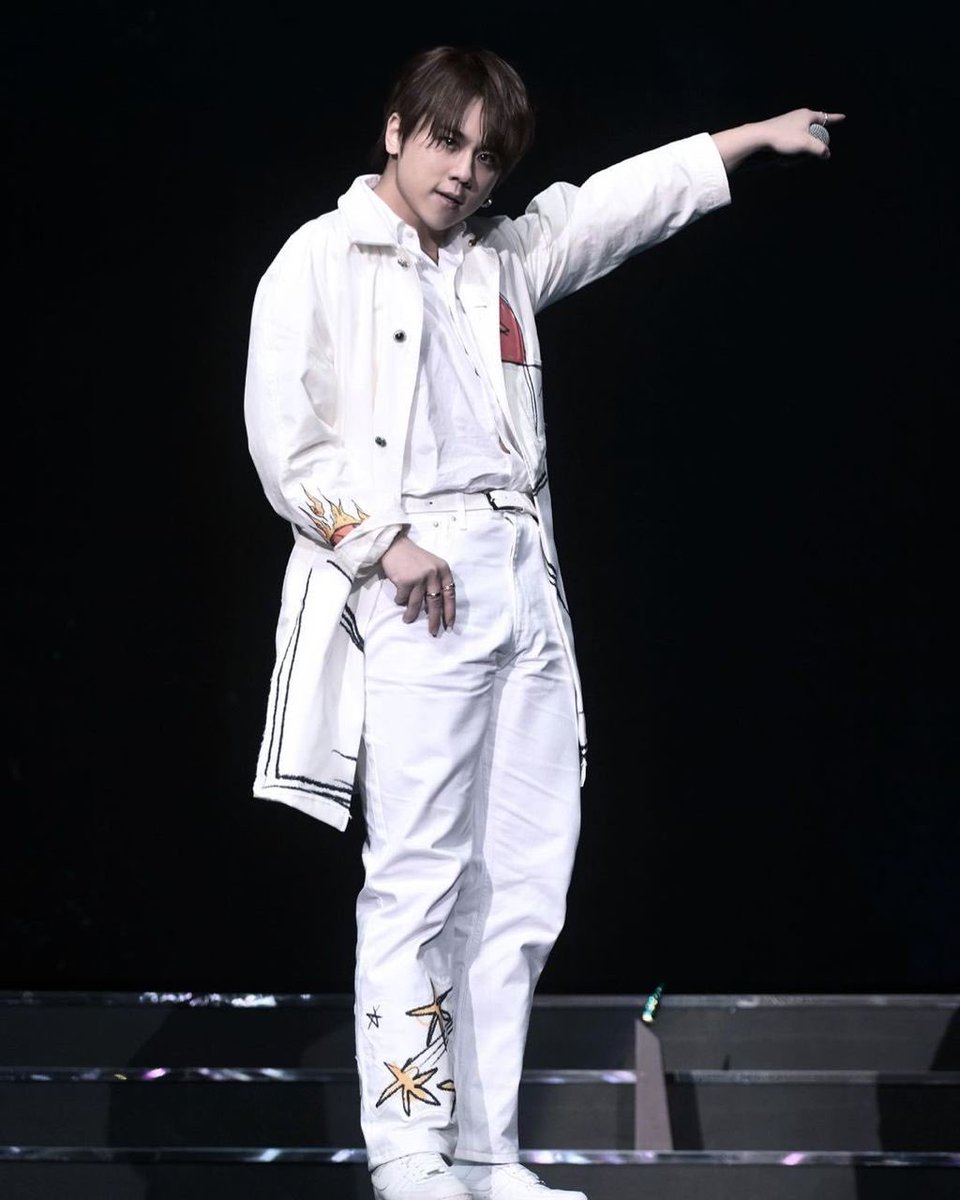 KeungToFocus's tweet photo. [2023.01.01] Ultimate Song Chart Awards Presentation
Most Popular Song award 2020-2022/ Top 4 Song award 2022

Follow #姜濤 #KeungTo  #ギョン・トウ   
IG: https://t.co/5yGJiTOI5F   
FB: https://t.co/FHhzfEmetK
CRD: IG - locatherine112
#Cantopop #MirrorInMirror 
#KeungTo #HongKong https://t.co/rQd7co1CEZ