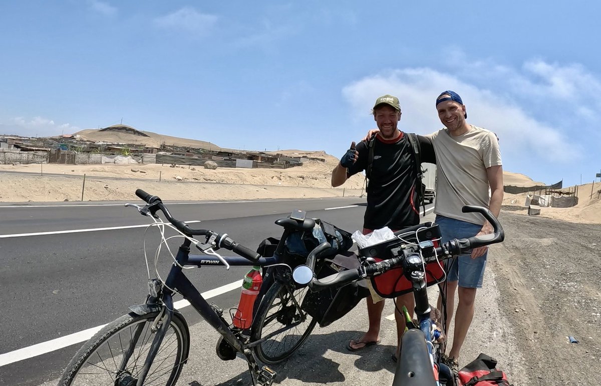 thomas2508's tweet photo. Ein Tag der Weltenbummler🇵🇱🚴♂️🇹🇼🚴♂️
#G9toAmerica #Tag9 #70km https://t.co/fKiBl8jl9Q