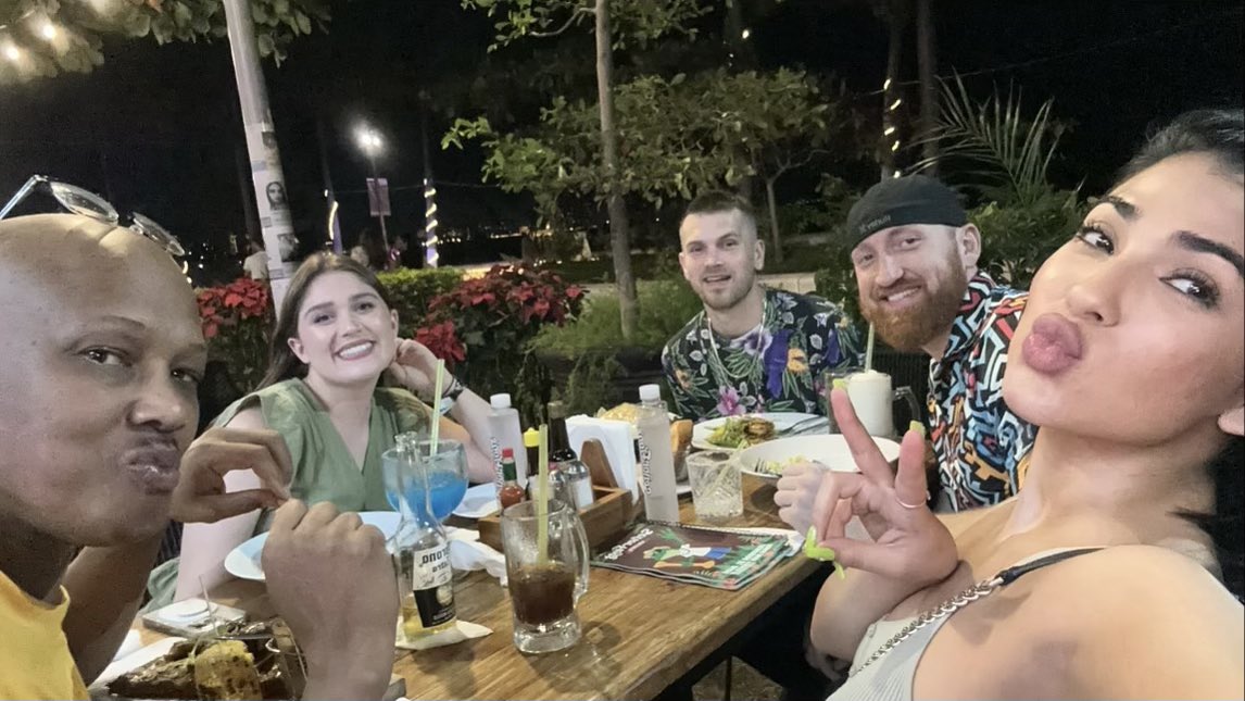 WashParkBand's tweet photo. Puerto Vallarta! https://t.co/QzDvSgbKci