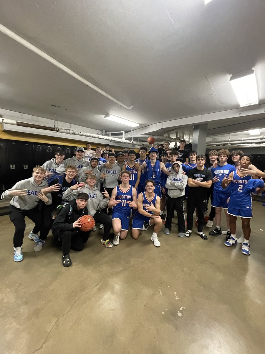 HugotonHoops's tweet photo. Road Win ✅ 🔥 #EagleWeek
Road SWEEP 🧹🧹🧹

Varsity:
Hugoton 53
Goodland 50
 
🧢 Emmett Gaskill 🧢

JV:
Hugoton 52
Goodland 42

C-Team:
Hugoton 75
Goodland 51 https://t.co/VBFBOlw0nr